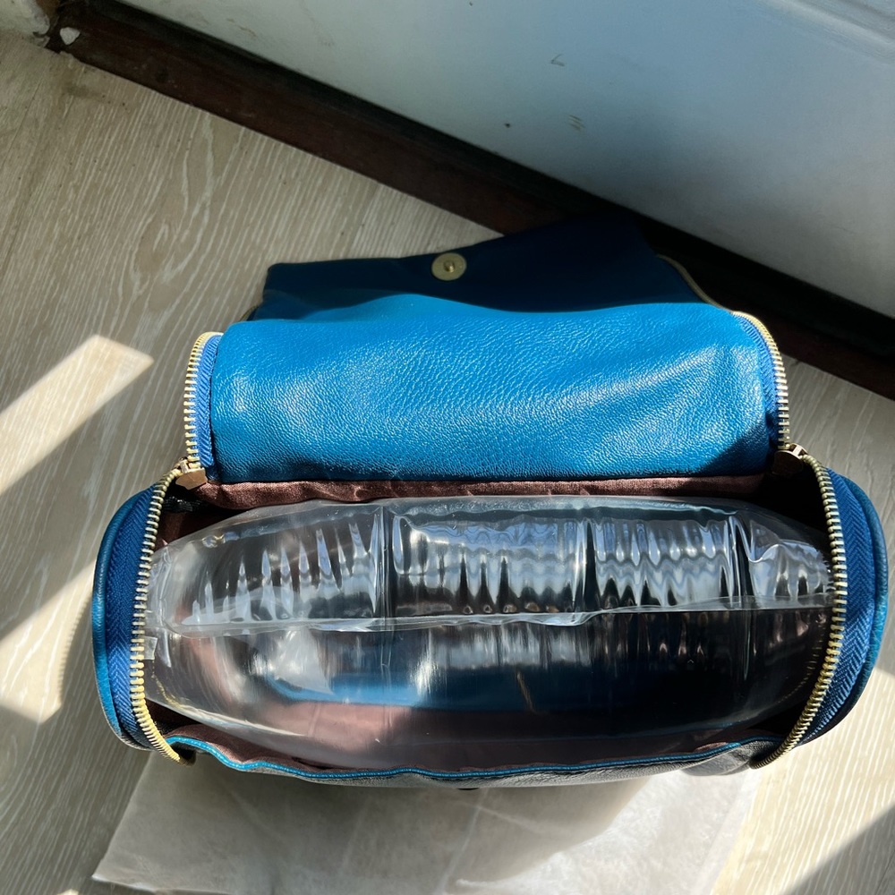 Original CETTUhandbag.Blue. Never used.  Soft Italian leather crossbody.
